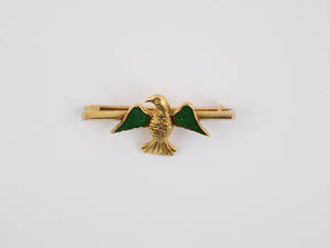 23815 - Circa 1910 Gold Jadeite Falcon Bar Pin