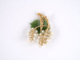 24017 - Circa 1960 Gold Pearl Nephrite Jade Grapes Leaf Pin