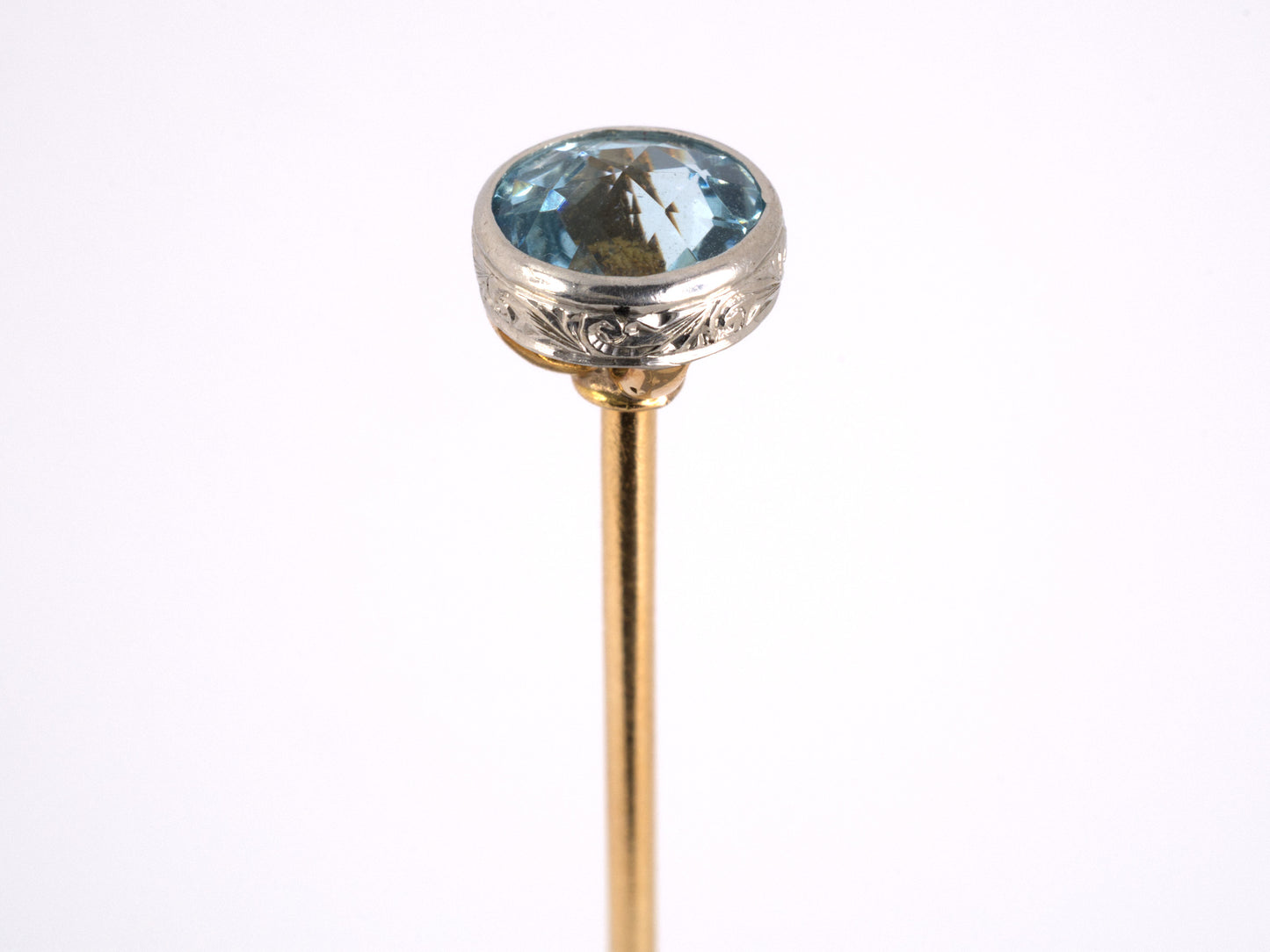 30932 - SOLD - Edwardian Gold Aquamarine Hat Stick Pin