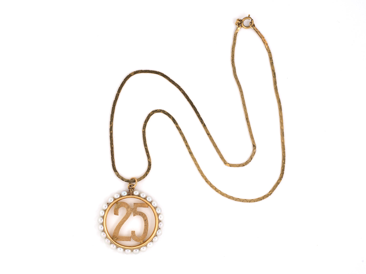 41702 - Circa 1950s Gold Pearl 25 Anniversary Circle Pendant Necklace