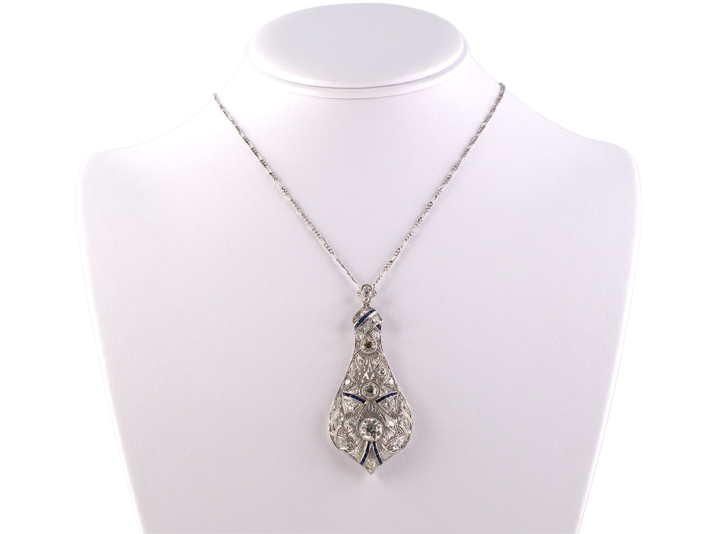 42447 - Art Deco Platinum Diamond Filigree Pendant Necklace