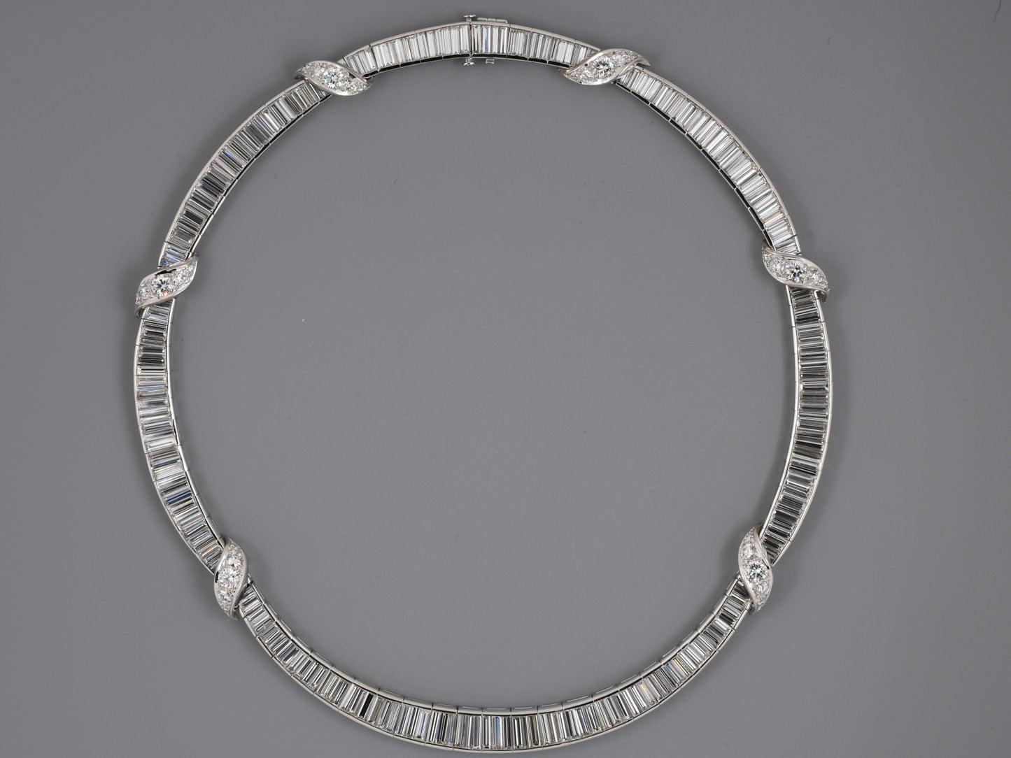 43936 - Circa 1950 Platinum Diamond Choker Necklace
