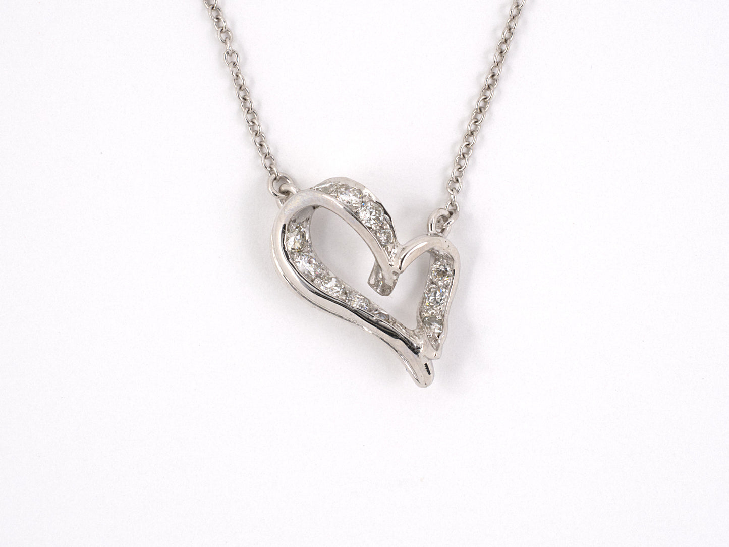 45084 - SOLD - Platinum Diamond Heart Pendant Necklace