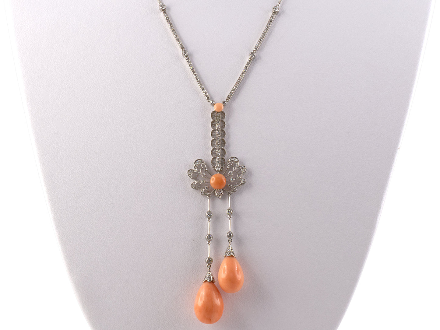 45152 - Edwardian Platinum Diamond Coral Neglige Necklace
