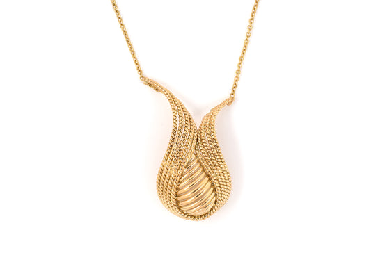 45343 - Circa 1950 Gold Twisted Rope Open Wire Design Pendant Necklace