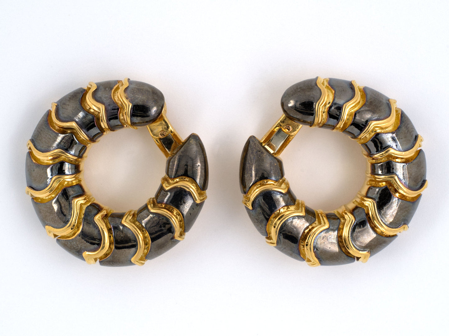 53284 - Circa 1980s Marina B Gold Black Crescent Hoop Earrings