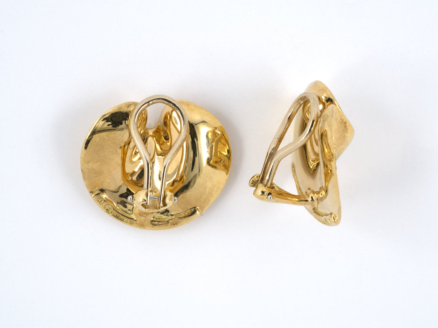 53520 - Tiffany Gold Creased Circle Kidney Bean Earrings