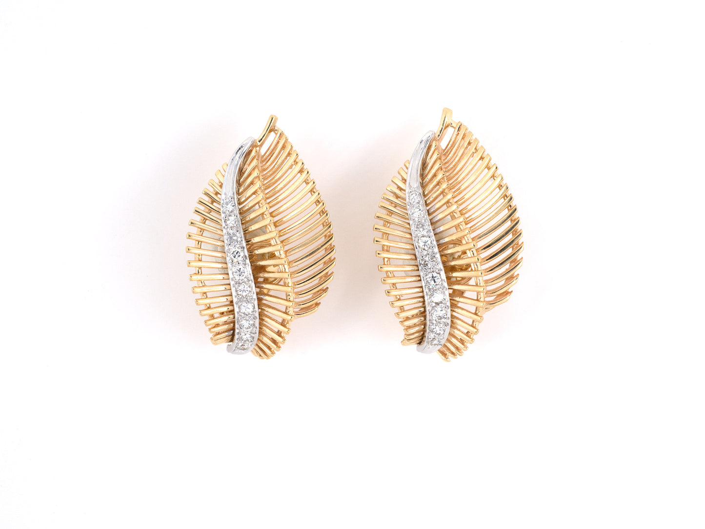 54215 - Circa 1940S Retro Gold Diamond Leaf Design Earrings