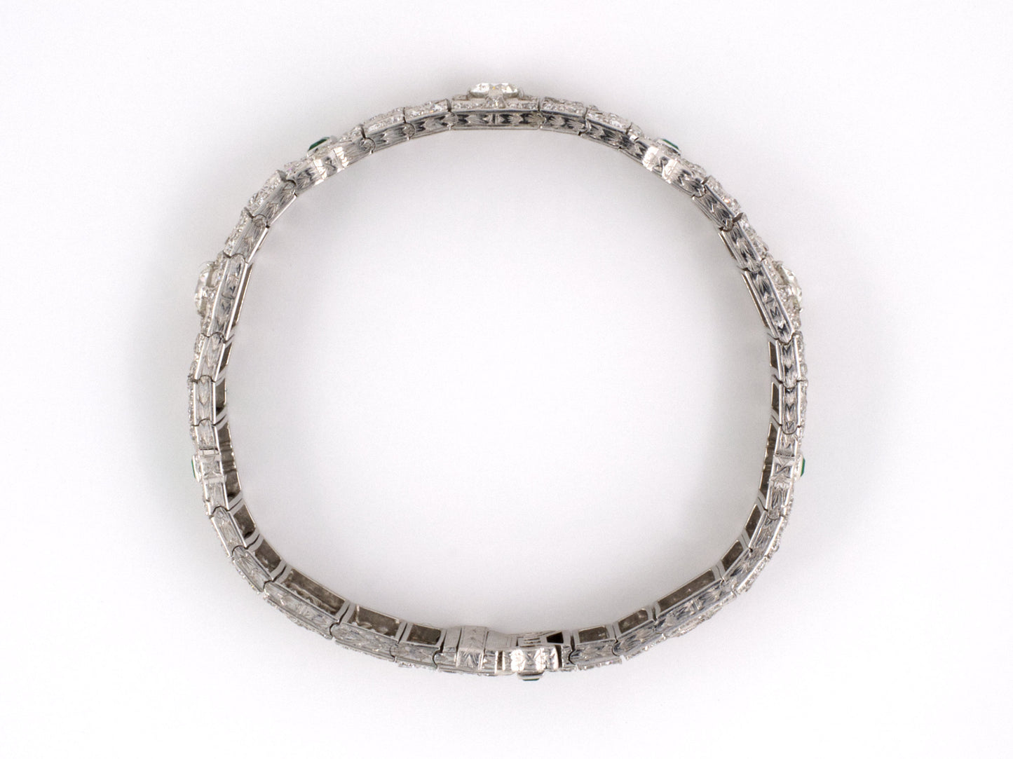 71790 - Art Deco Platinum Diamond Emerald Bracelet