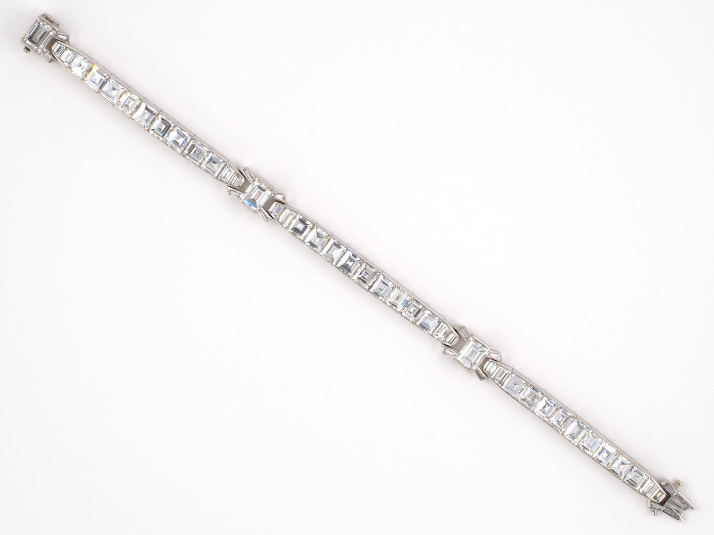 72187 - Circa 1965 Van Cleef & Arpels Platinum GIA Diamond Bracelet