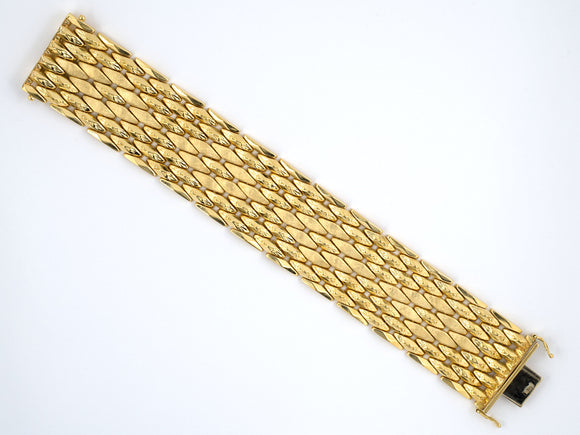 73255 - Circa 1950 Gold Florentine Triangle Link Bracelet
