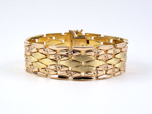 73257 - Circa 1950 Gold Florentine Triangle Link Bracelet