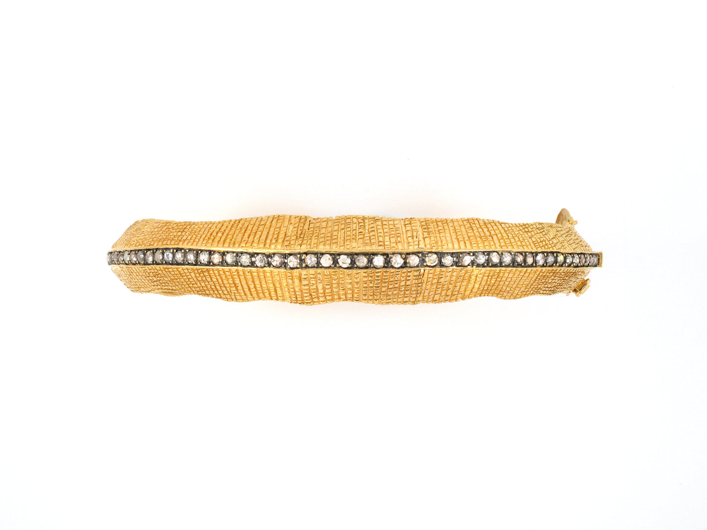 73304 - Coomi Gold Diamond Feather Hinged Bangle Bracelet