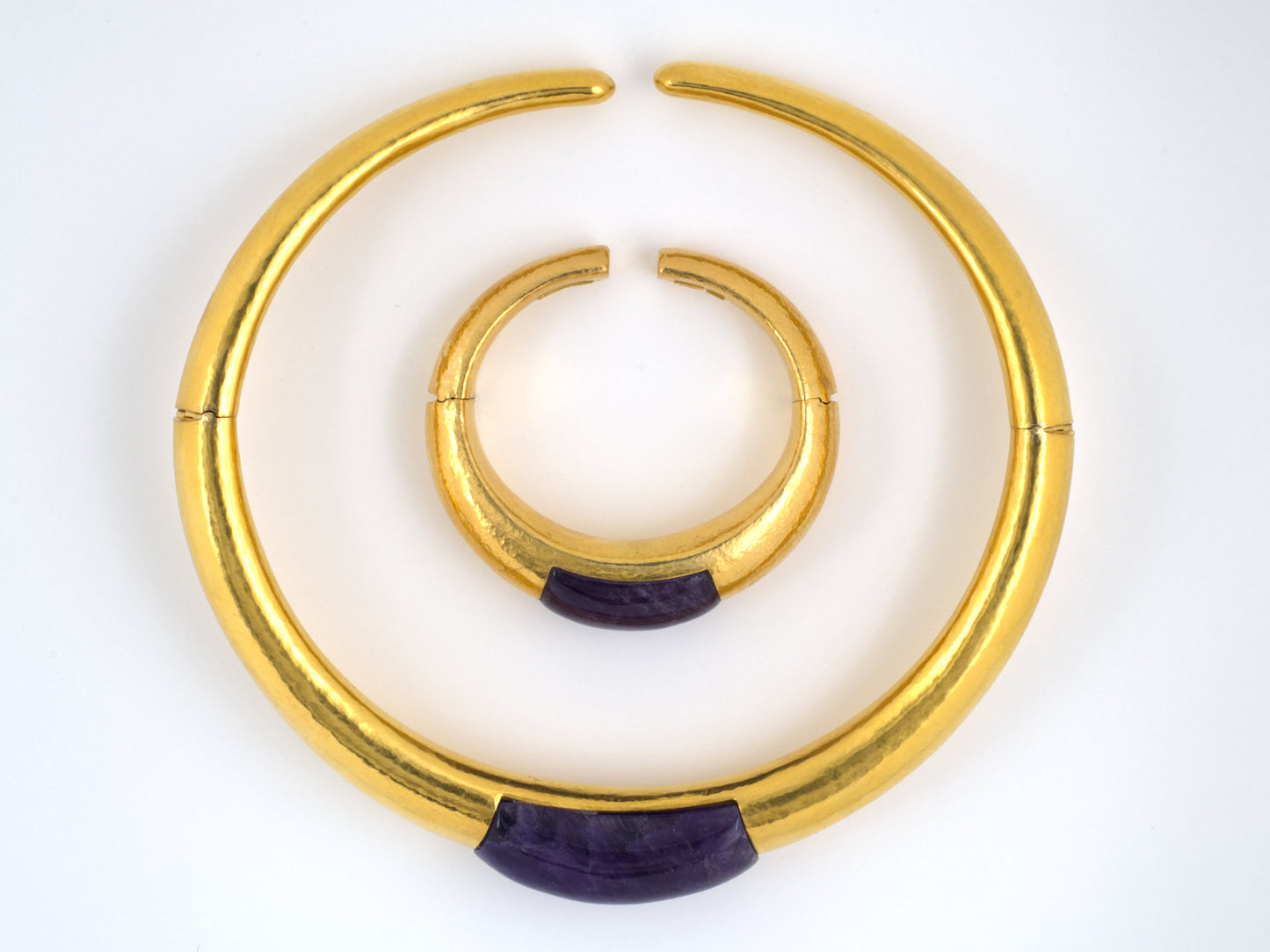 73543 - SOLD - Lalaounis Hammered Gold Amethyst Hinged Tapered Open Bangle Bracelet