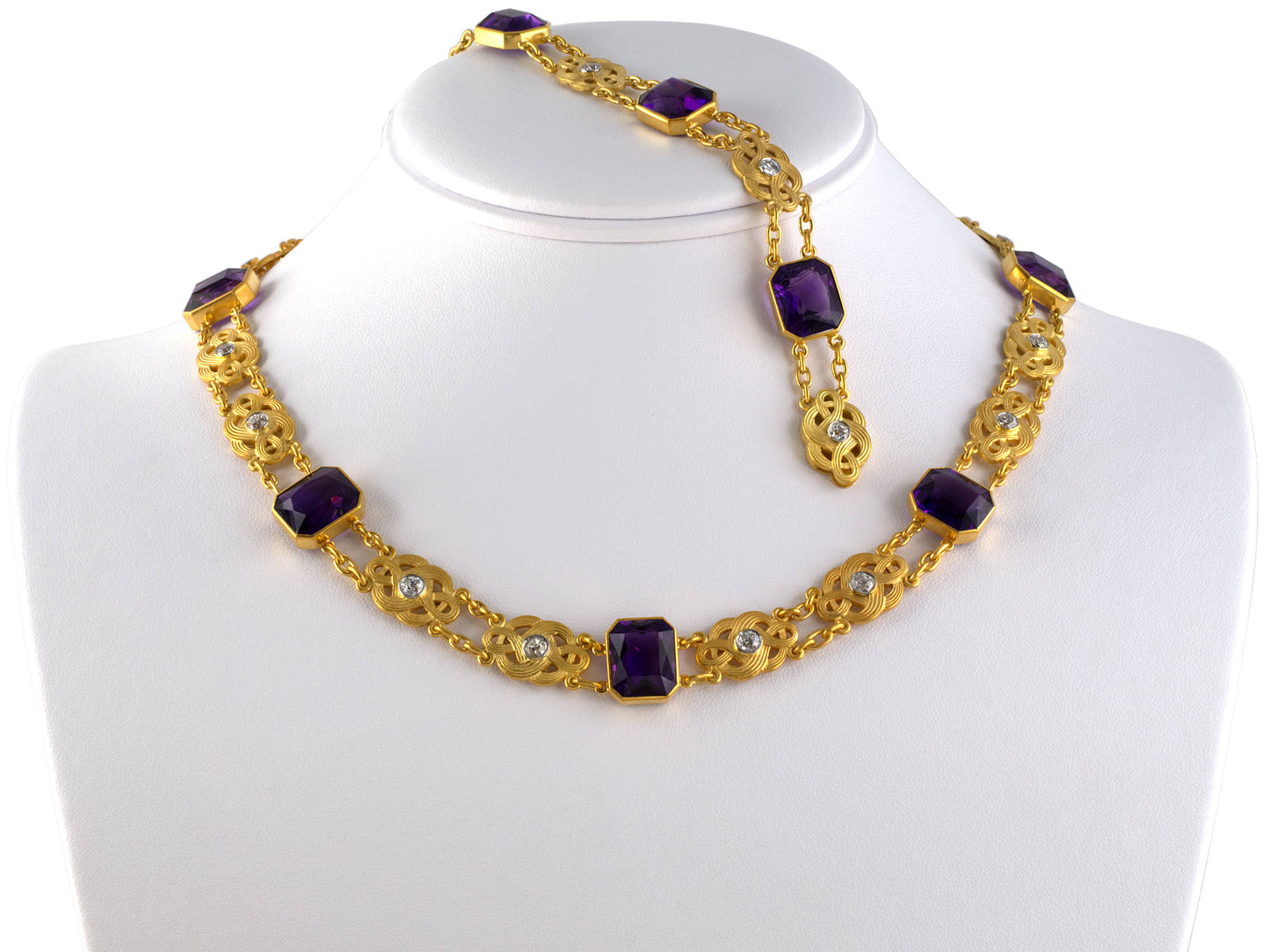 73573 - Art Nouveau Victorian Gold Amethyst Diamond Carved Knot Link Bracelet
