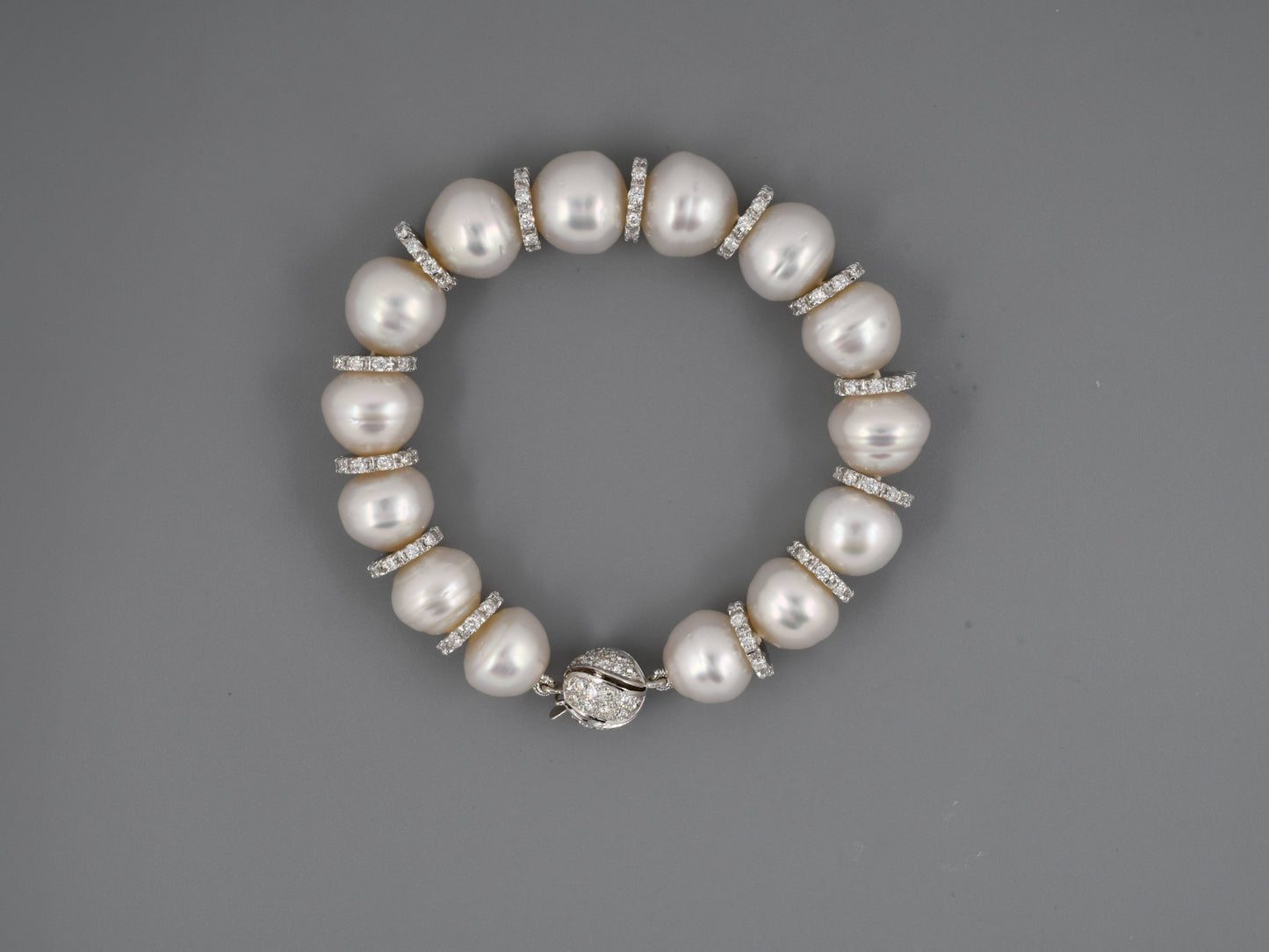 73772 - Gold Baroque South Sea Pearl Diamond Rondel Straight Line Bracelet