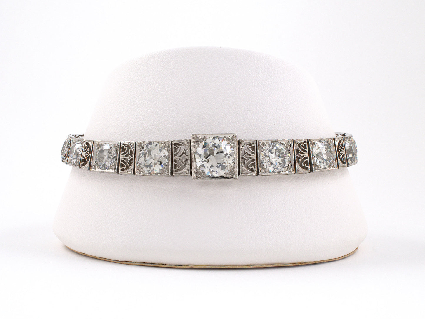 73776 - Art Deco Platinum Diamond Filigree Link Tapered Bracelet
