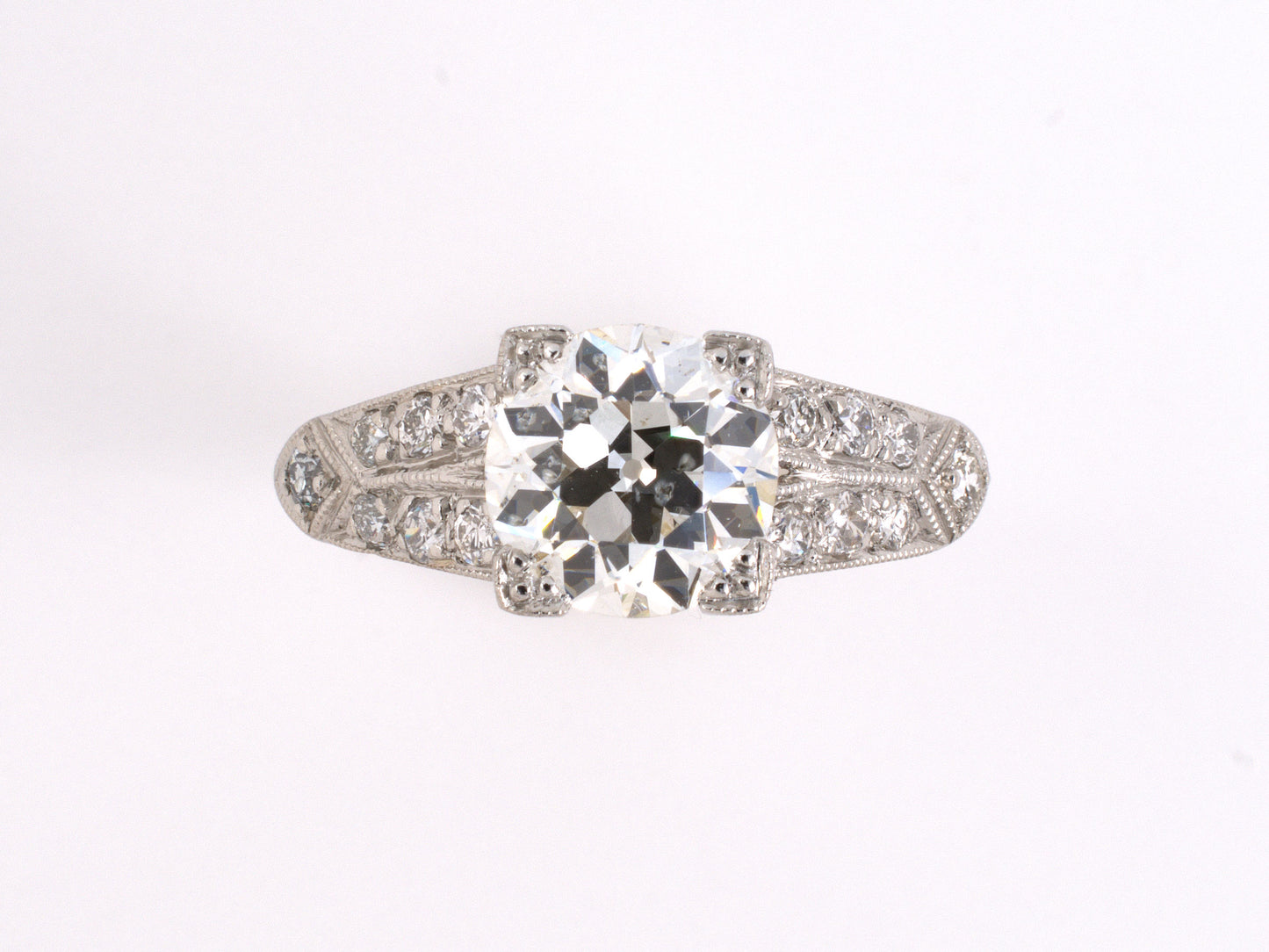 900021 - Art Deco Platinum Diamond Engagement Ring