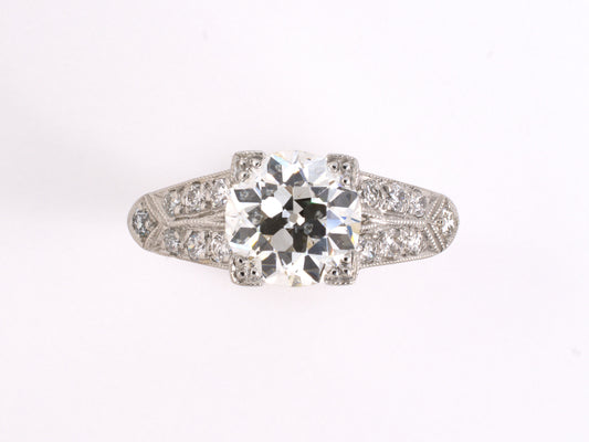 900021 - Art Deco Platinum Diamond Engagement Ring