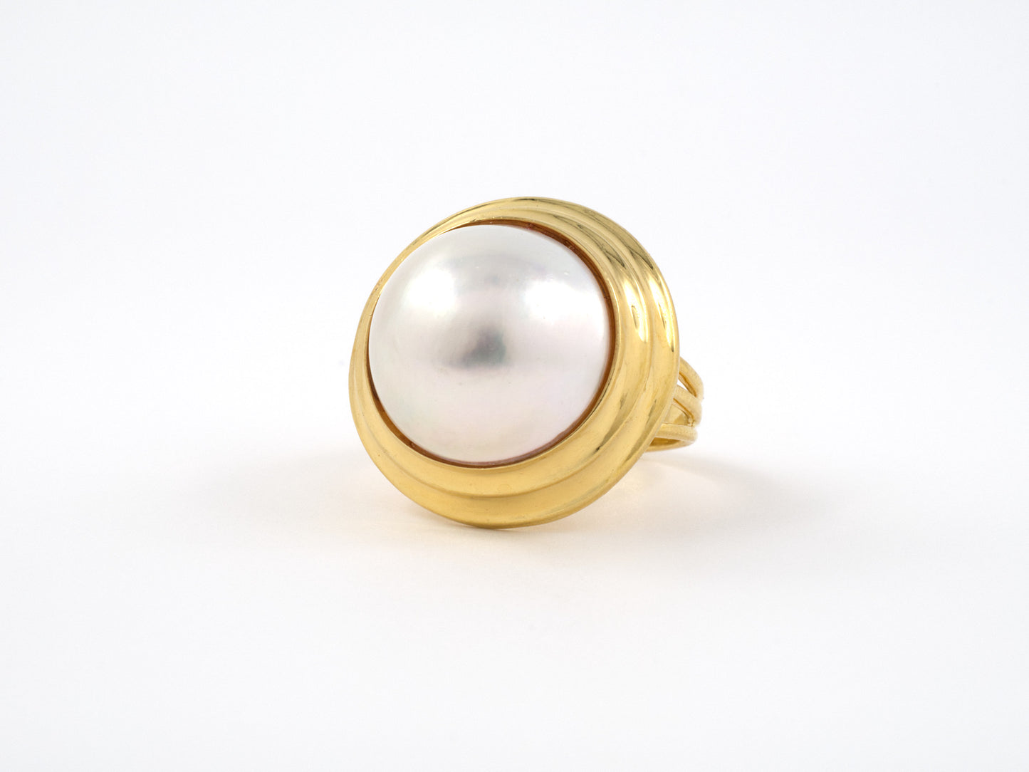 900032 - SOLD - Gold Pearl Corrugated Ring