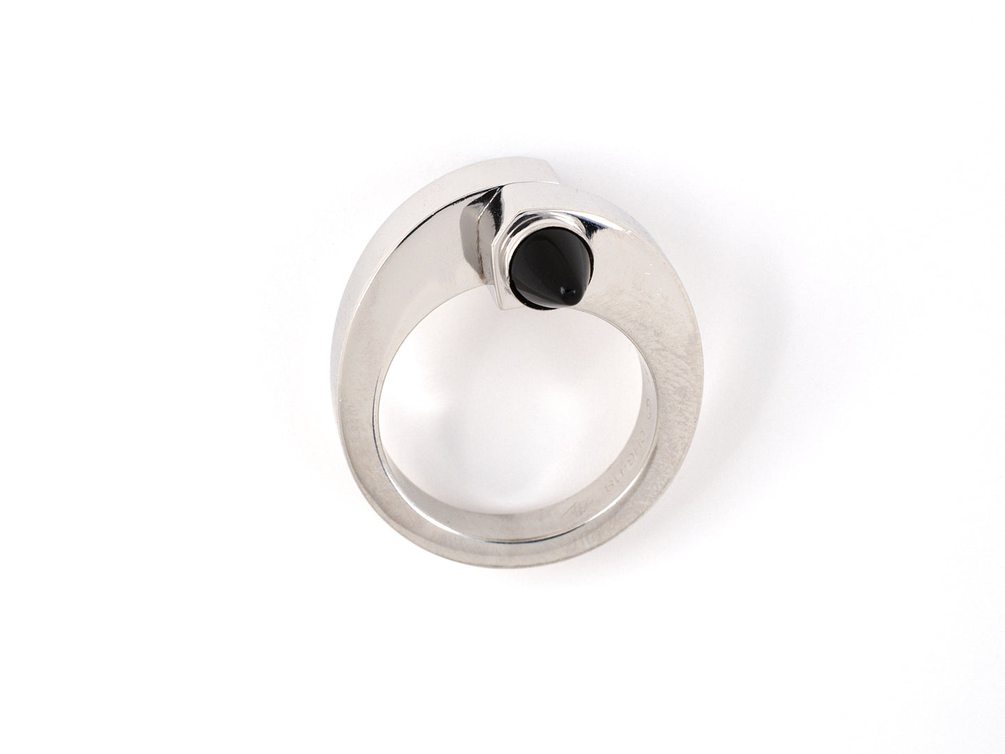 900589 - Circa 2000 Cartier Menotte Gold Onyx Ring