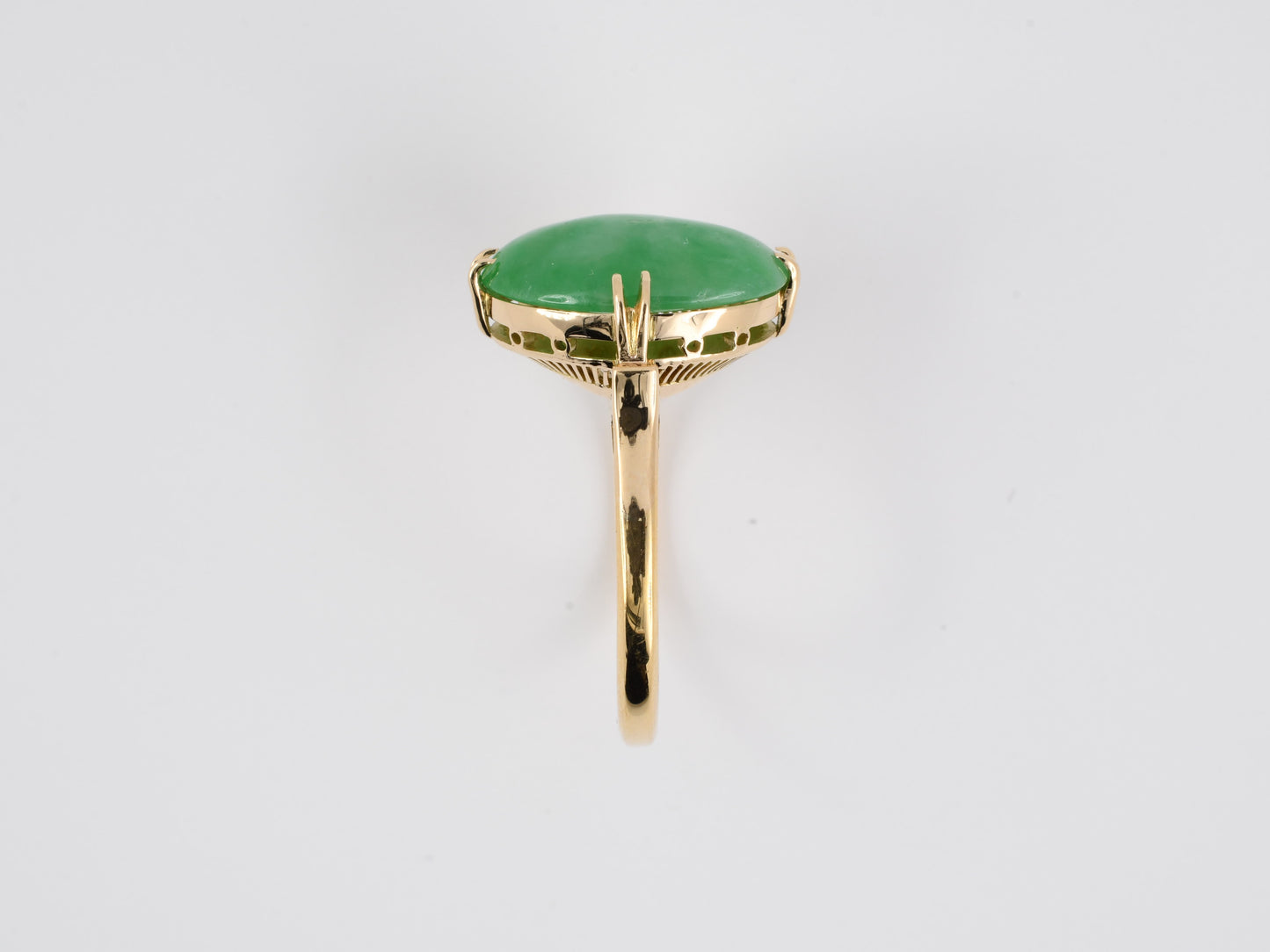 901168 - Gold Jadeite Oval Dinner Ring
