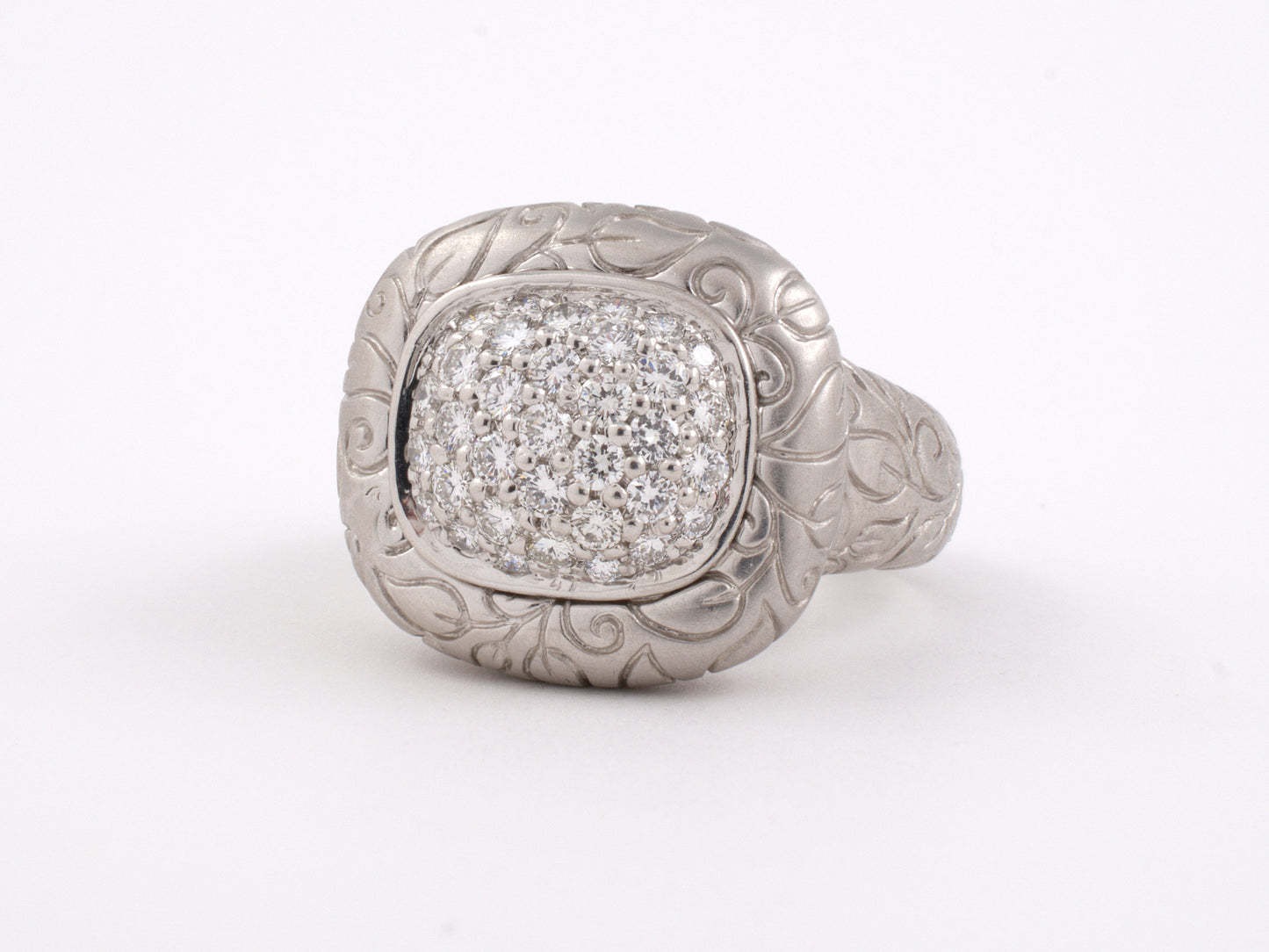 901277 - SOLD - Seidengang Gold Diamond Carved Ring