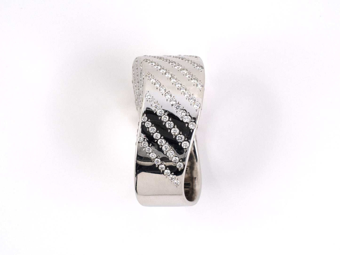 901369 - Vhernier Gold Diamond Band Ring