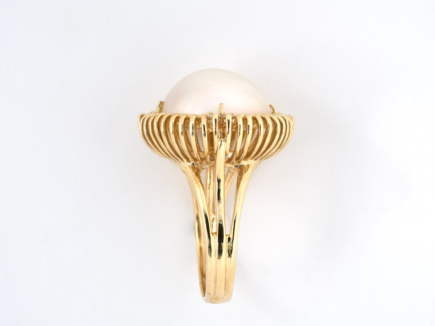901708 - SOLD - Gold Mabe Pearl Diamond Ring