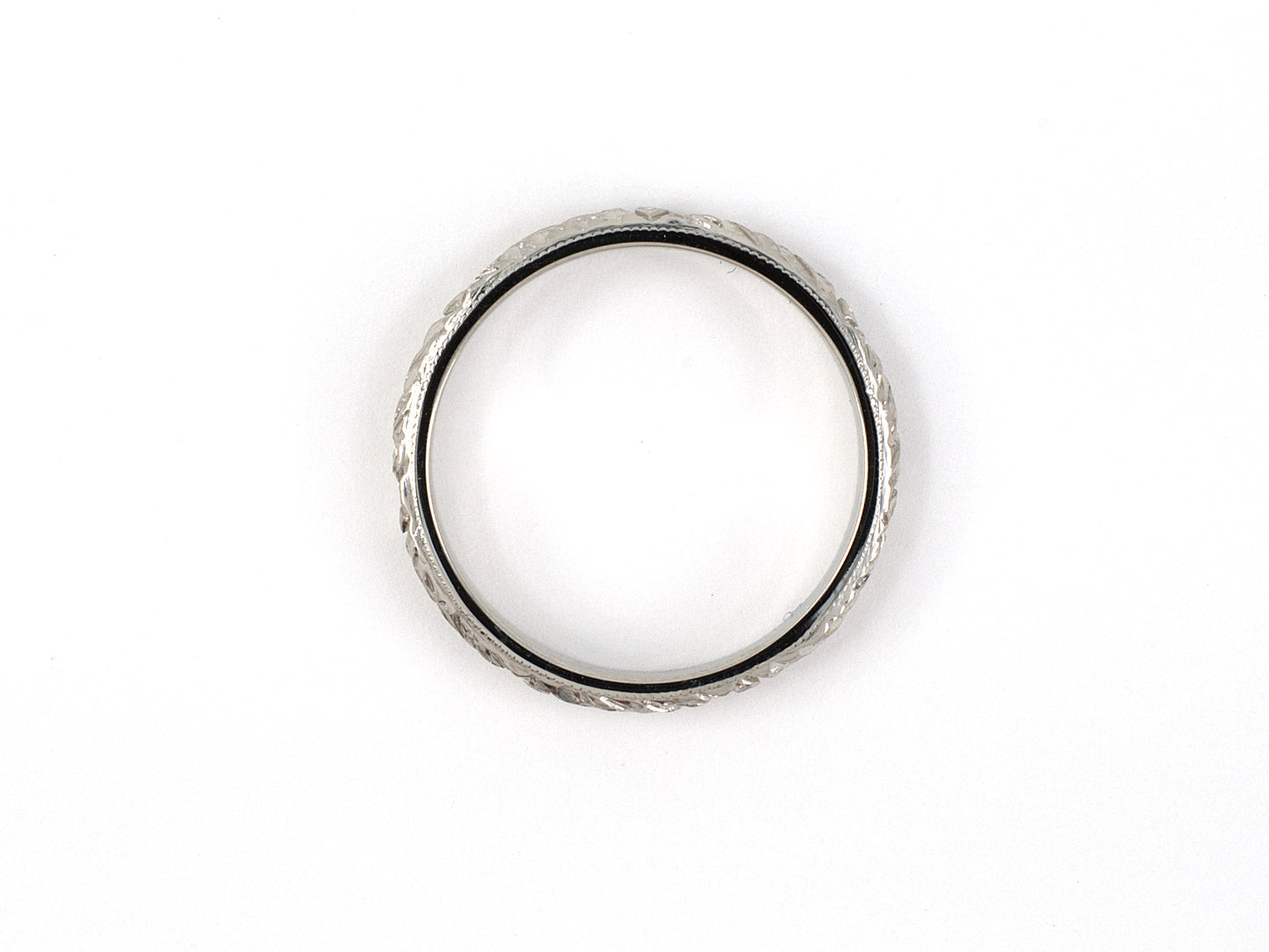 902078 - Platinum Wedding-Band Ring