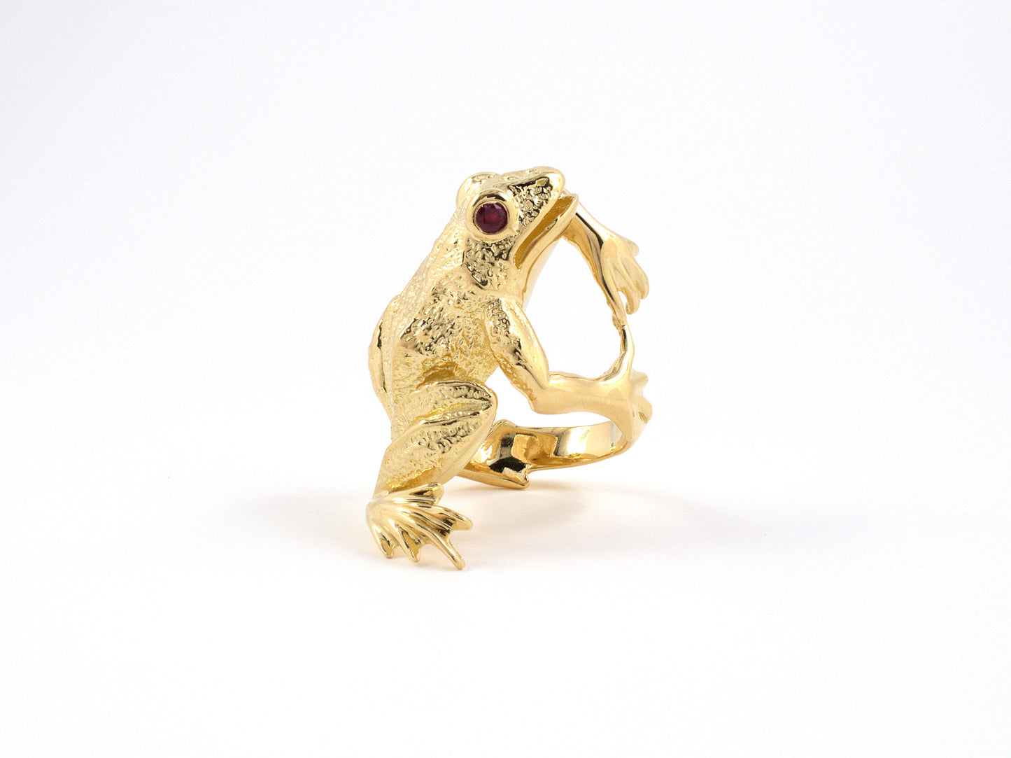 902090 - SOLD - Circa 1969 Kurt Wayne Gold Ruby Carved Frog Ring