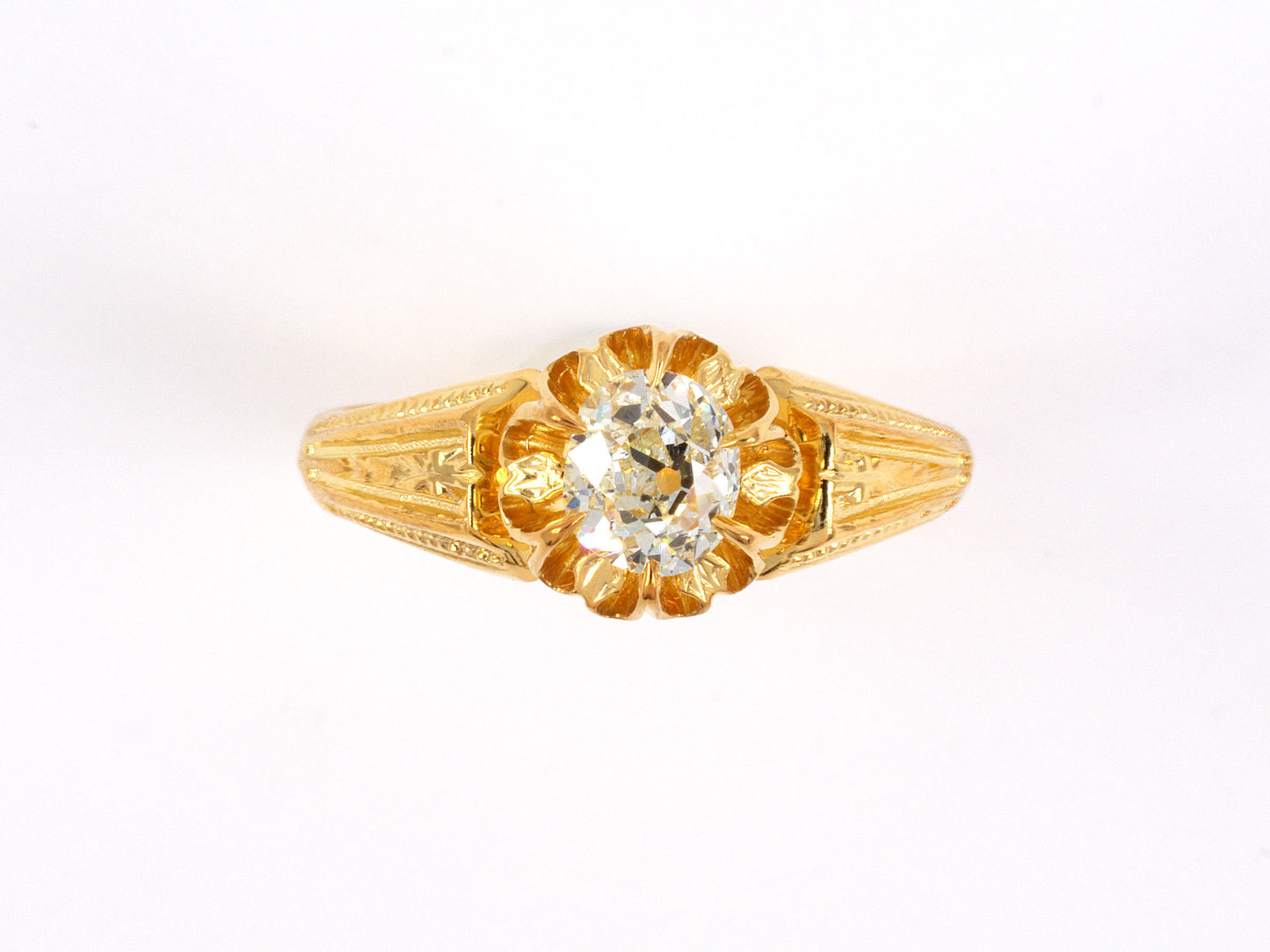 91394 - Gold Diamond Antique-Style Carved Chased Scalloped Solitaire Ring