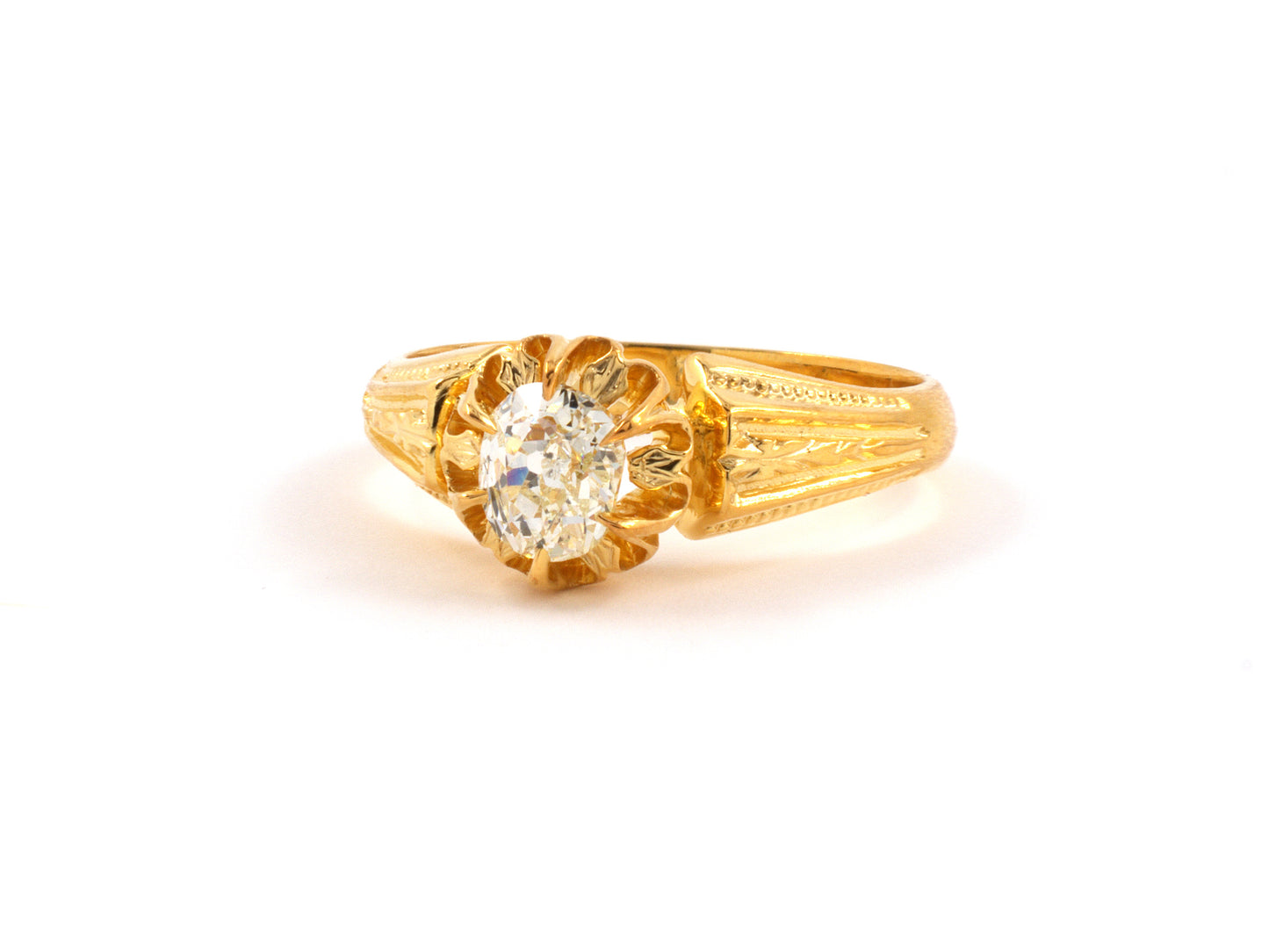 91394 - Gold Diamond Antique-Style Carved Chased Scalloped Solitaire Ring