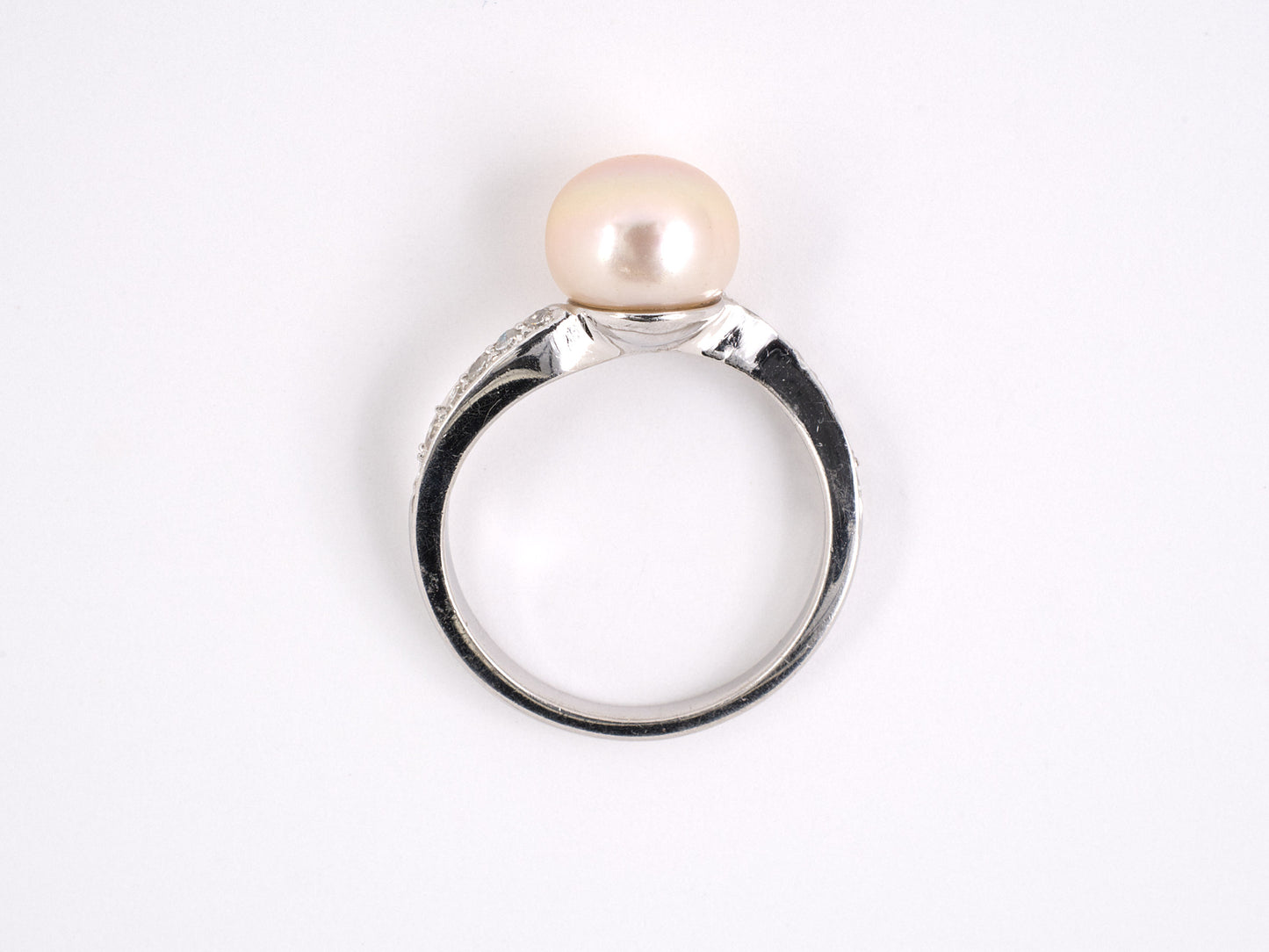 93904 - Platinum Pearl Diamond Twist Ring